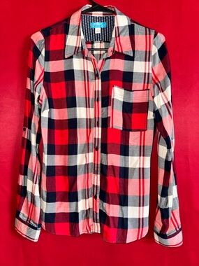 #392-“BUTTONS” Red & Navy Plaid Button-Up Shirt Size Small (true to size)